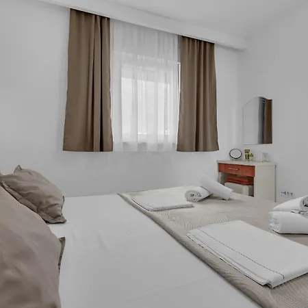 Podest Ii Apartman Baska Voda