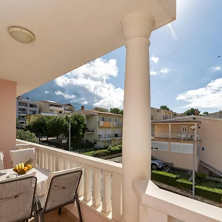 Podest Ii Baska Voda