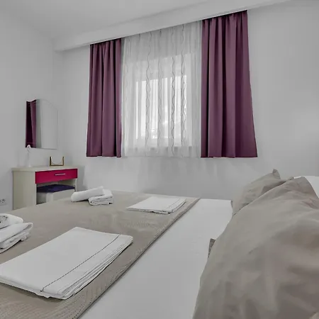 Podest Ii * Baska Voda